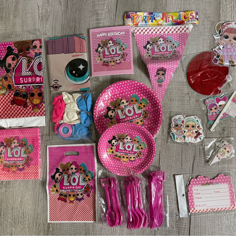 L.O.L. Surprise! Pink Polka Dot Party Set with Characters